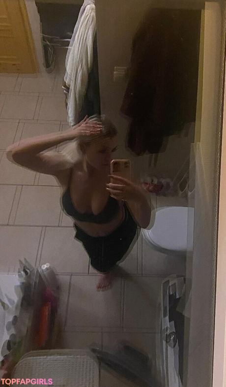 Justyna nude leaked OnlyFans photo #27