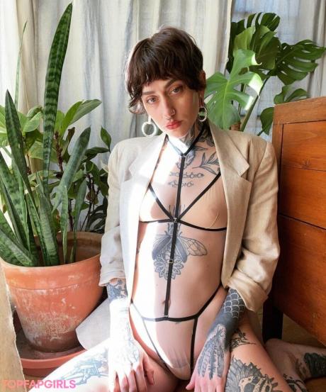 Deadnettle nude leaked OnlyFans photo #5