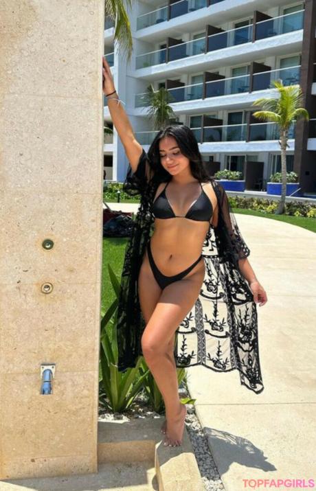 Tatiana nude leaked OnlyFans photo #4