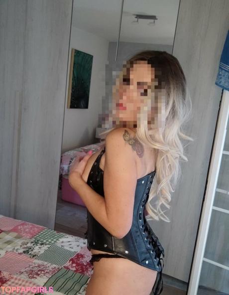 Alma nude leaked OnlyFans photo #28