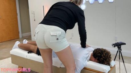 Chiropractor nude leaked OnlyFans photo #2