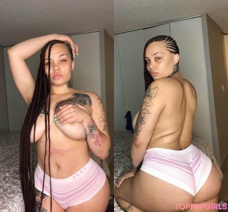 SaraGold nude leaked OnlyFans photo #12