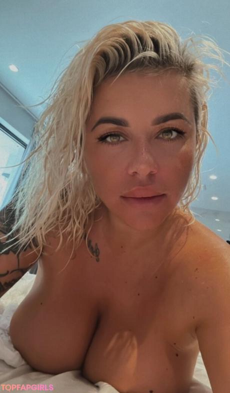 Raluval nude leaked OnlyFans photo #5