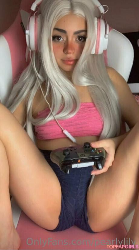 Pearlylily nude leaked OnlyFans photo #10