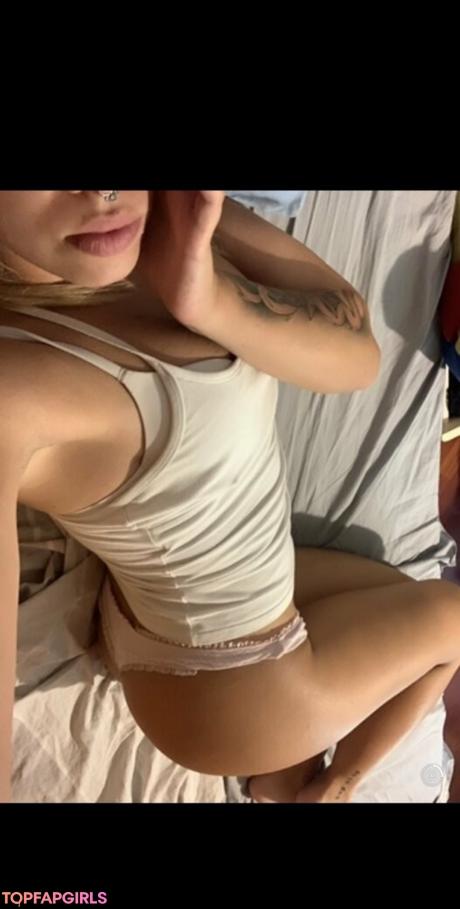 Lararoxyrox nude leaked OnlyFans photo #28