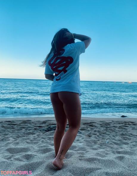 Lararoxyrox nude leaked OnlyFans photo #57