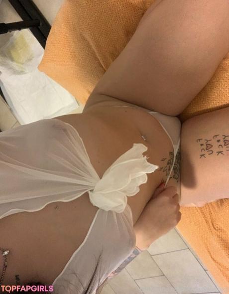 Lararoxyrox nude leaked OnlyFans photo #76