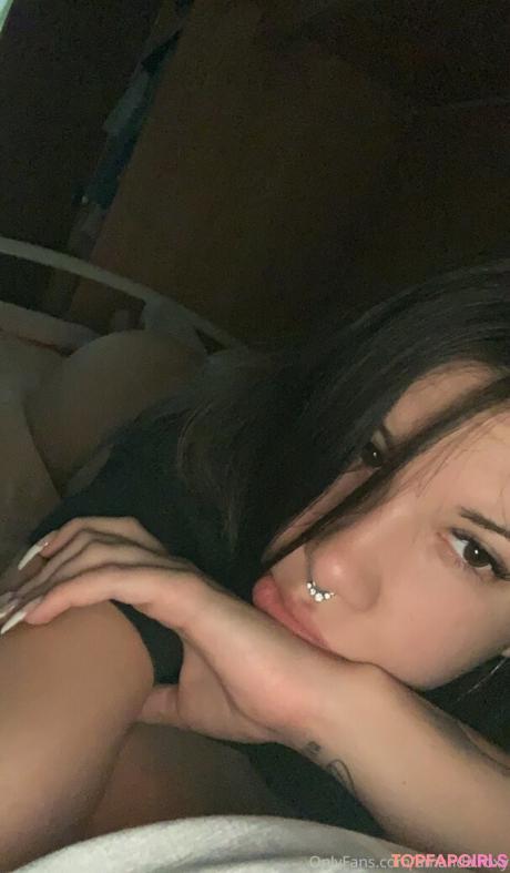 Lararoxyrox nude leaked OnlyFans photo #9