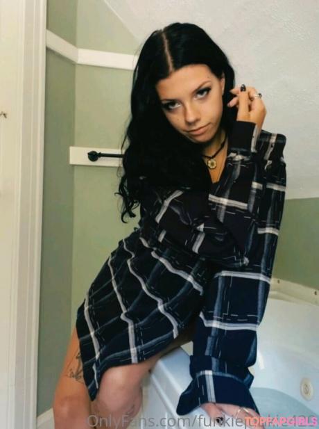 Meg nude leaked OnlyFans photo #36