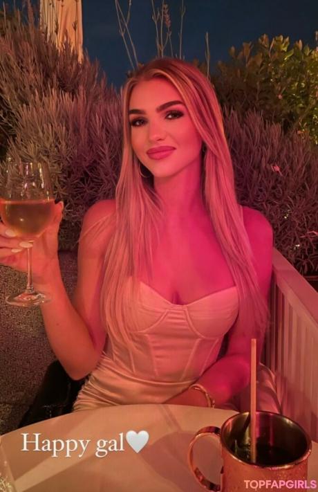 Rebecca nude leaked OnlyFans photo #11