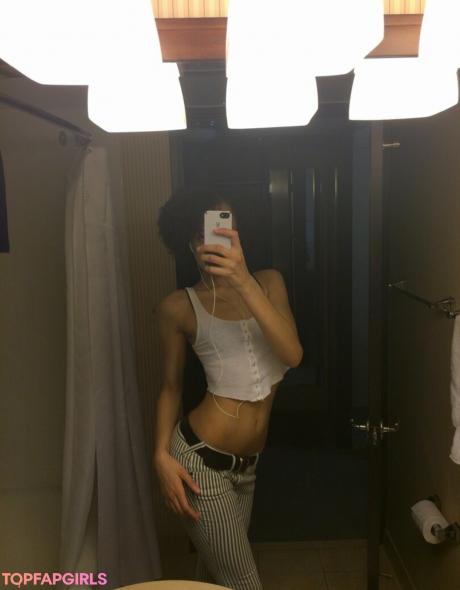 Britne nude leaked OnlyFans photo #15