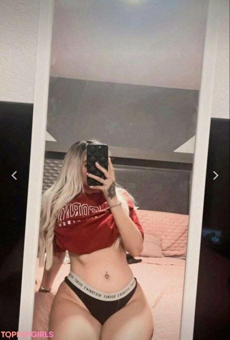 Yolamartinezv nude leaked OnlyFans photo #33