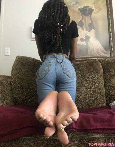 Soley_yours_free nude leaked OnlyFans photo #4