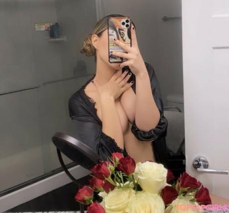 Oriana nude leaked OnlyFans photo #3