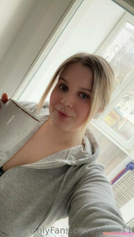 Alicee11 nude leaked OnlyFans photo #18