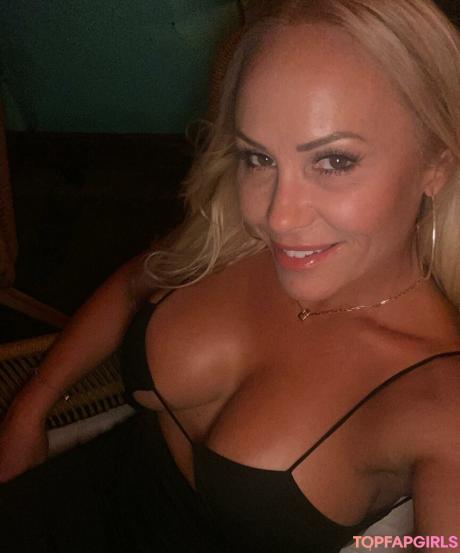 Mizz nude leaked OnlyFans photo #17