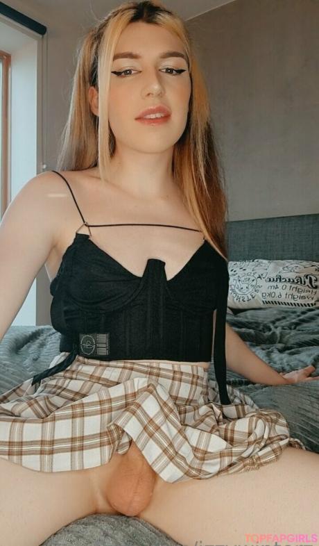 Izzy nude leaked OnlyFans photo #6