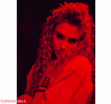 Kendall nude leaked OnlyFans photo #10