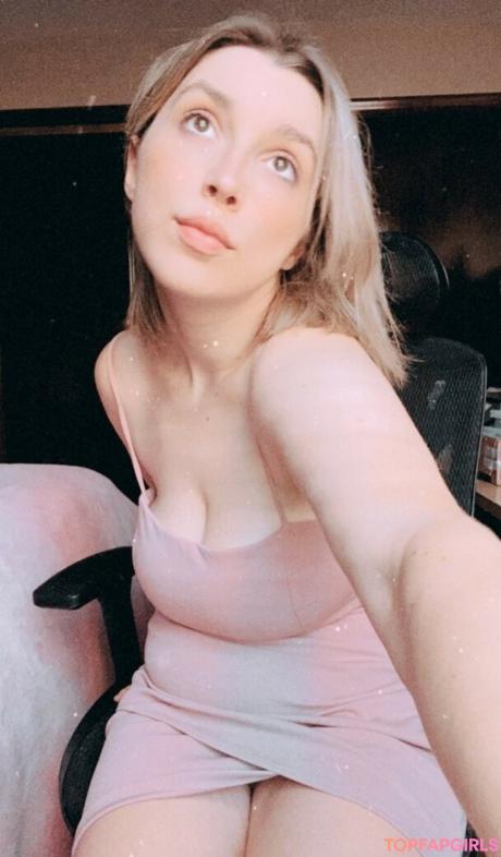 Baddiealexaaa nude leaked OnlyFans photo #28