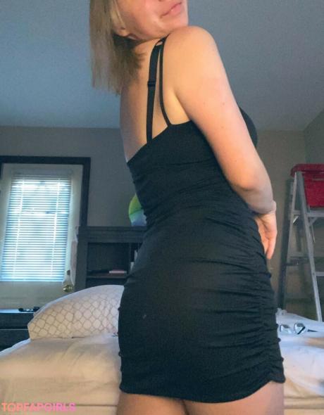 Baddiealexaaa nude leaked OnlyFans photo #37