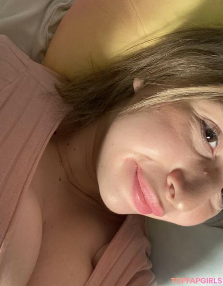 Baddiealexaaa nude leaked OnlyFans photo #45