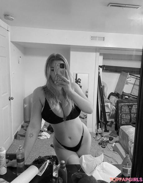 Hailey nude leaked OnlyFans photo #16