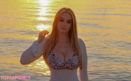Hailey nude leaked OnlyFans photo #4