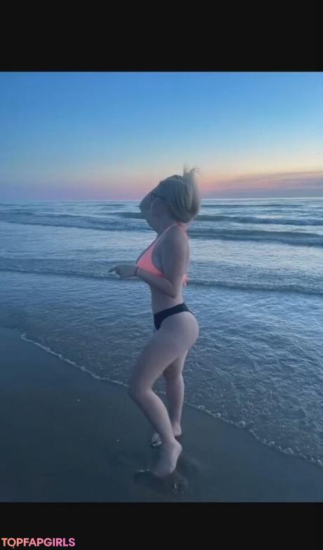 Hailey nude leaked OnlyFans photo #44