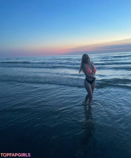 Hailey nude leaked OnlyFans photo #7