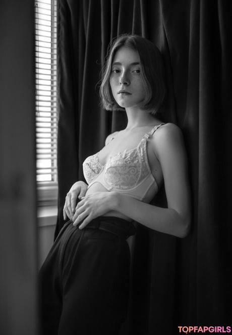 Sophia nude leaked OnlyFans photo #16