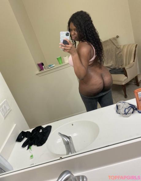 ThatChocoBxtch nude leaked OnlyFans photo #91