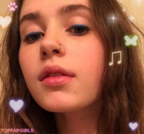 Clairo nude leaked OnlyFans photo #1