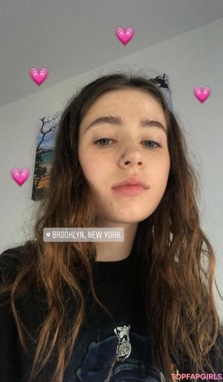 Clairo nude leaked OnlyFans photo #2