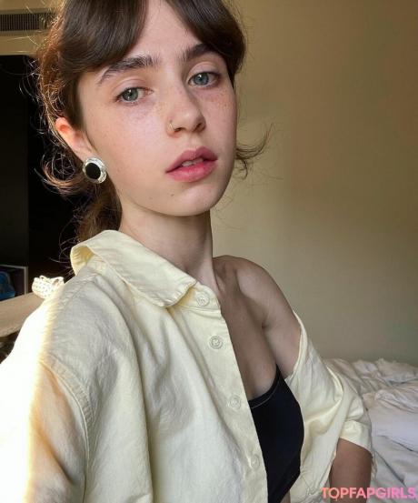 Clairo nude leaked OnlyFans photo #28