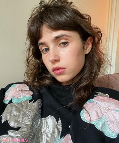 Clairo nude leaked OnlyFans photo #30