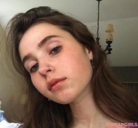 Clairo nude leaked OnlyFans photo #8