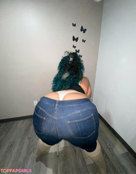 Sapphiiireee nude leaked OnlyFans photo #12