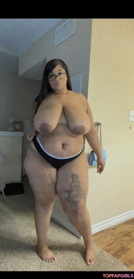 Sapphiiireee nude leaked OnlyFans photo #3