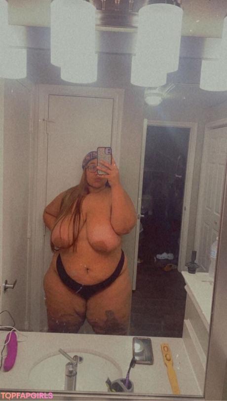 Sapphiiireee nude leaked OnlyFans photo #4