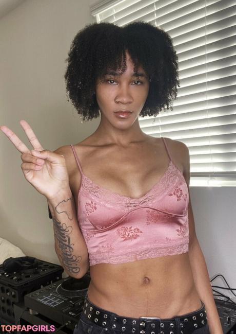 Serena nude leaked OnlyFans pic