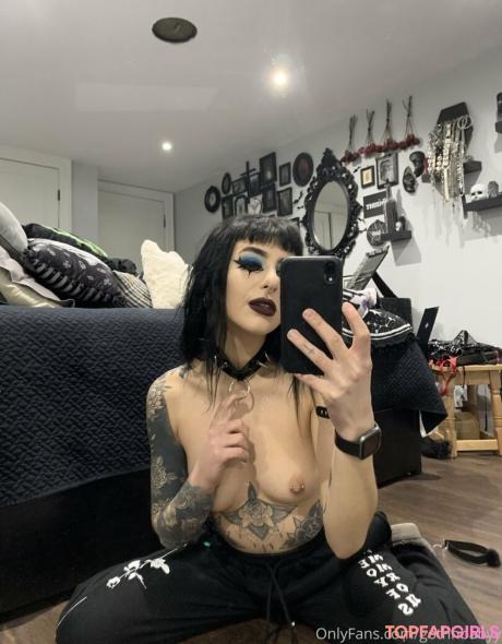 Gothhbabyy nude leaked OnlyFans photo #23
