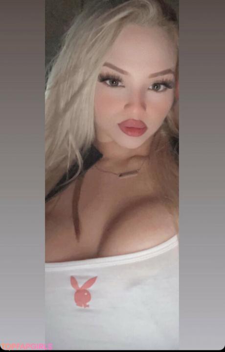 Adriana nude leaked OnlyFans photo #11