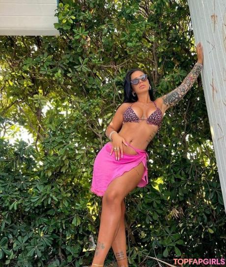 Roberta nude leaked OnlyFans photo #48