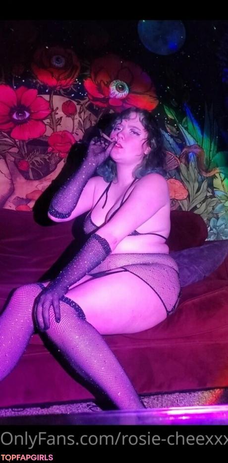 Rosie-cheexxx nude leaked OnlyFans photo #12