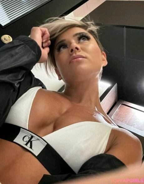 Sophie nude leaked OnlyFans photo #11