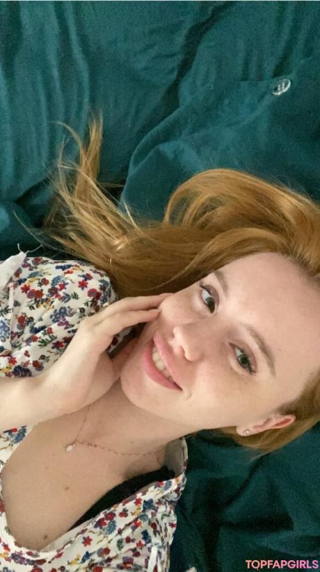 Alena182020 nude leaked OnlyFans photo #4