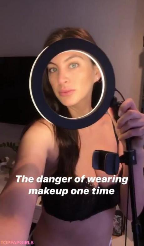 Ariana nude leaked OnlyFans photo #106