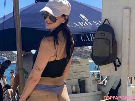 Ariana nude leaked OnlyFans photo #48