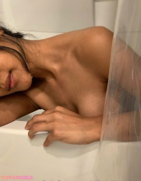 Ellielelliewellie nude leaked OnlyFans photo #11