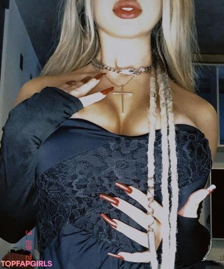 Carolina nude leaked OnlyFans photo #4